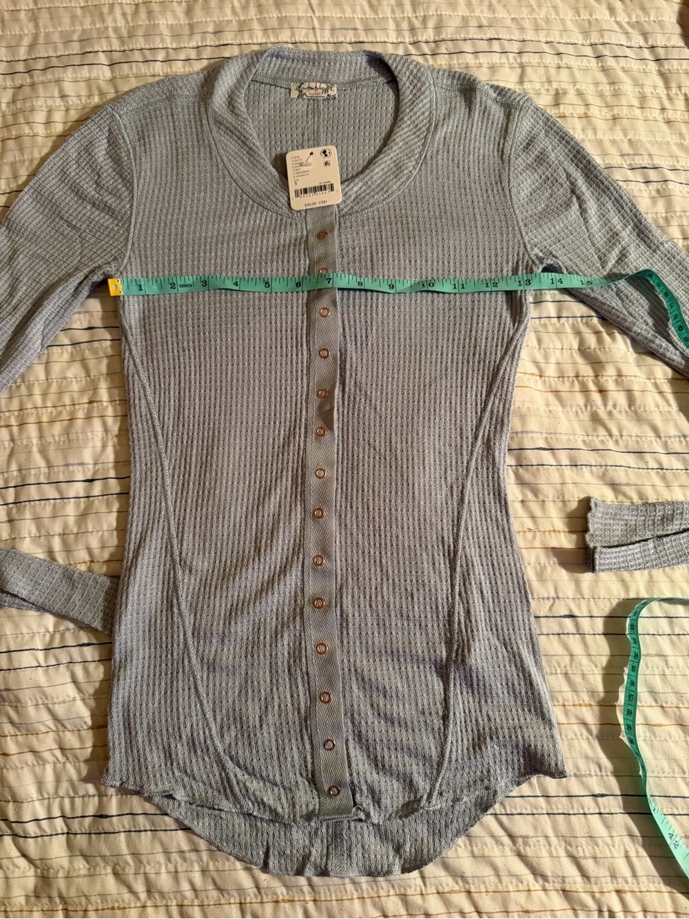 Free People Light Gray Waffle Knit Snap-Front Top - Picture 5 of 6